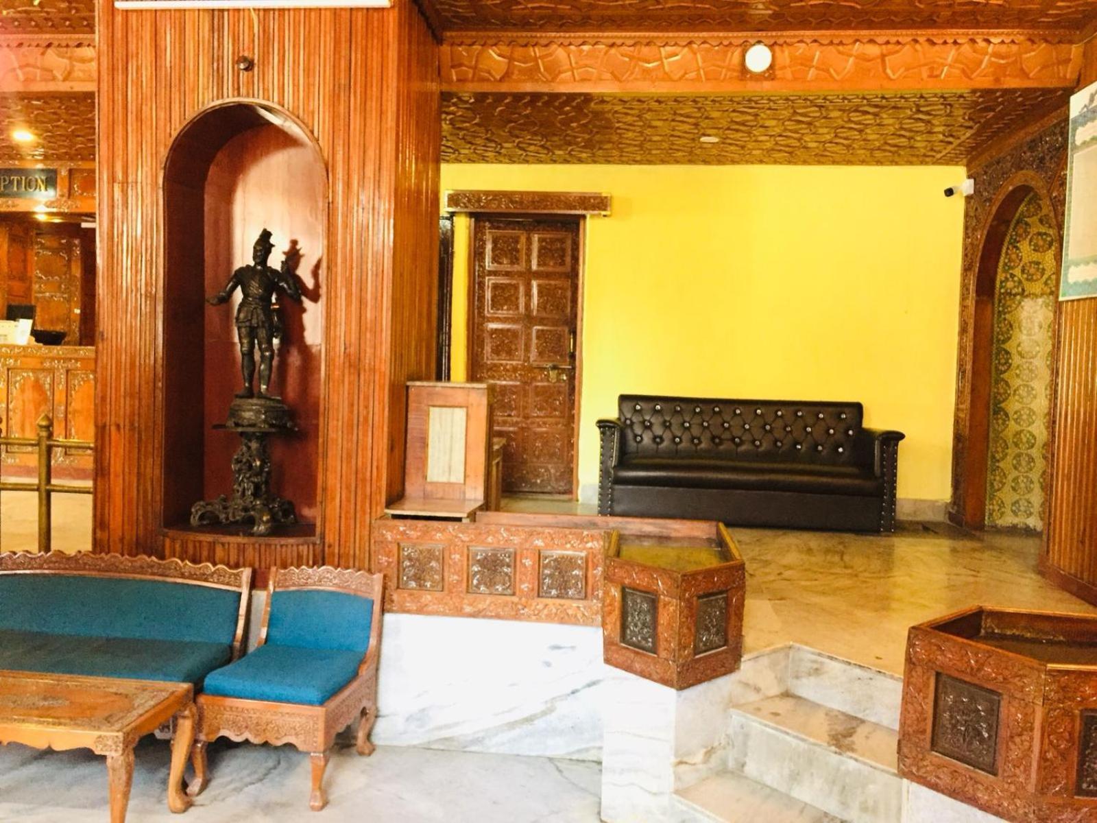 Hotel Kashmir Hill Town Srīnagar Exterior foto